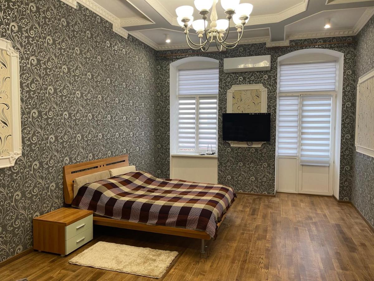 Lux Apartment In Zentrum تشيرنيفتسي المظهر الخارجي الصورة